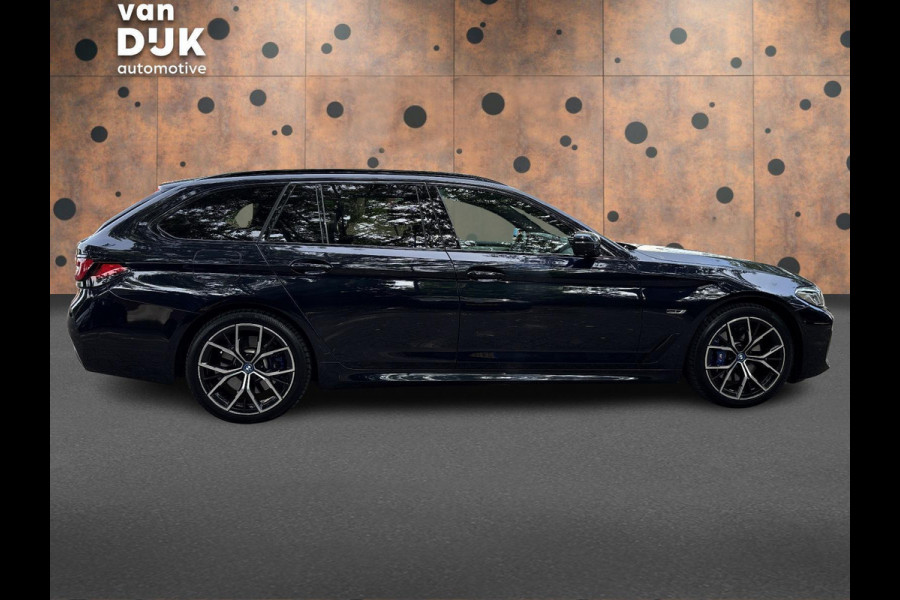 BMW 5 Serie Touring 530e xDrive Business Edition. M Sport Hybrid 292PK Carbonschwarz Pano dak Head up Display  Co Pilot Adaptive Suspension Laser Lights