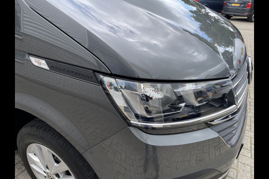Volkswagen Transporter 2.0 TDI L2H1 30 DC 5 persoons / vaste prijs rijklaar € 27.950 ex btw / lease vanaf € 456 / grijs metallic / airco / cruise / Apple Carplay / lichtmetalen velgen / euro 6 / bpm vrij !