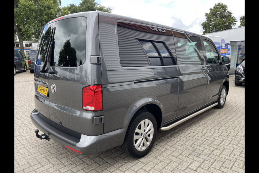 Volkswagen Transporter 2.0 TDI L2H1 30 DC 5 persoons / vaste prijs rijklaar € 27.950 ex btw / lease vanaf € 456 / grijs metallic / airco / cruise / Apple Carplay / lichtmetalen velgen / euro 6 / bpm vrij !