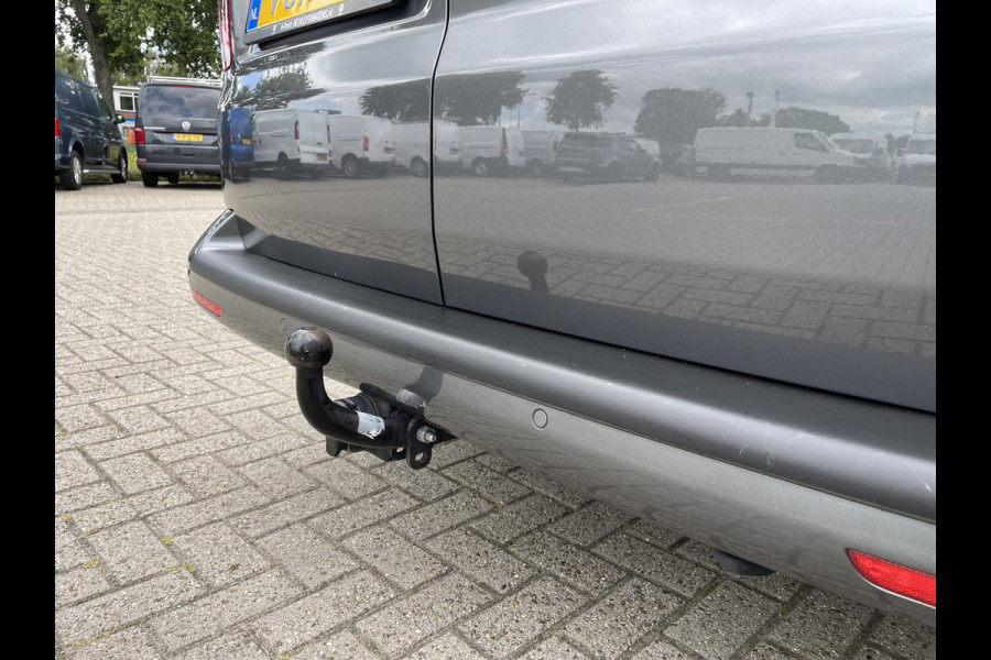 Volkswagen Transporter 2.0 TDI L2H1 30 DC 5 persoons / vaste prijs rijklaar € 27.950 ex btw / lease vanaf € 456 / grijs metallic / airco / cruise / Apple Carplay / lichtmetalen velgen / euro 6 / bpm vrij !
