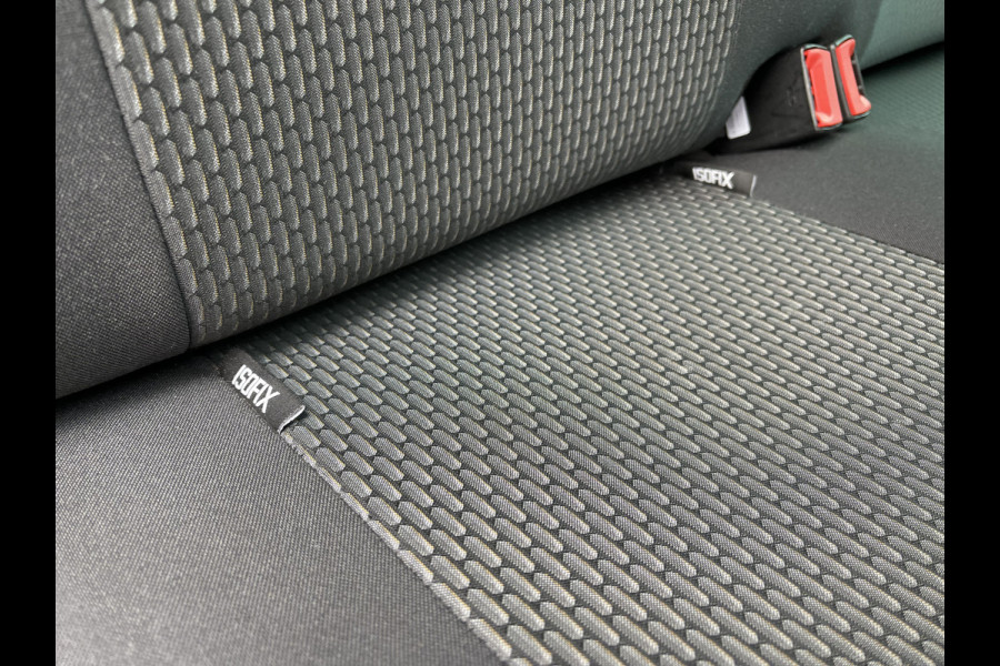 Volkswagen Transporter 2.0 TDI L2H1 30 DC 5 persoons / vaste prijs rijklaar € 27.950 ex btw / lease vanaf € 456 / grijs metallic / airco / cruise / Apple Carplay / lichtmetalen velgen / euro 6 / bpm vrij !