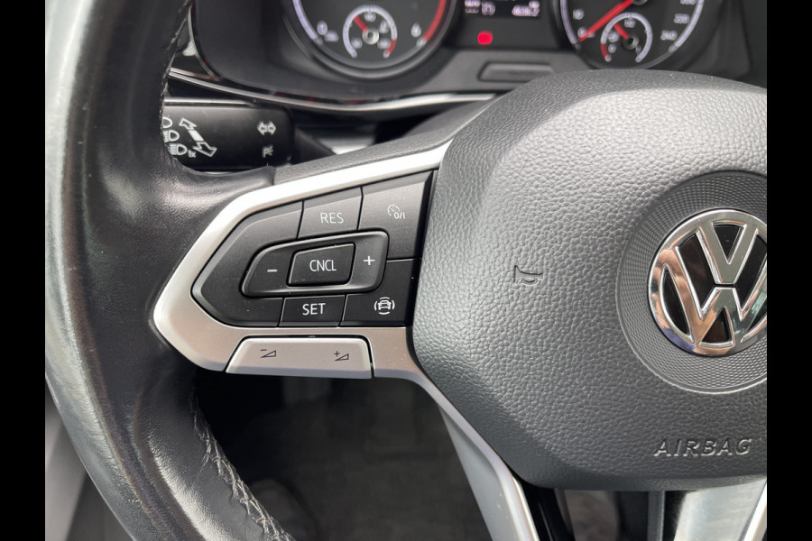 Volkswagen Transporter 2.0 TDI L2H1 30 DC 5 persoons / vaste prijs rijklaar € 27.950 ex btw / lease vanaf € 456 / grijs metallic / airco / cruise / Apple Carplay / lichtmetalen velgen / euro 6 / bpm vrij !