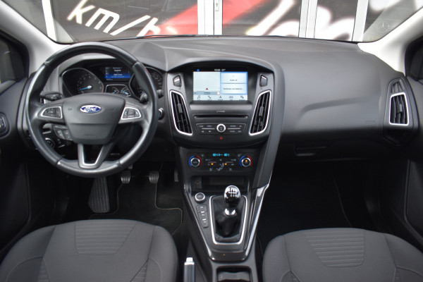 Ford Focus Wagon 1.5 150pk Titanium / Carplay / Navigatie / Keyless / PDC v+a / Trekhaak