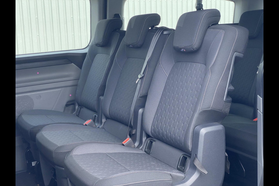 Ford Transit Custom 340 2.5 PHEV L2H1 Limited 233pk Zuid |  Kombi | Incl. BTW/BPM | Dubbele zijschuifdeur | Privacy Glass | Inklapbare trekhaak | 17 inch lichtmetalen velgen | Driver Assistance Pack Premium | Verwarmbaar stuurwiel