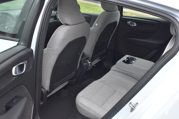 Volvo C40 Recharge Twin Ultimate 82 kWh 408 PK Woolblend | ACC | Pano Dak | Trekhaak | Stoel Stuur verwarming |360 Camera | 19 inch