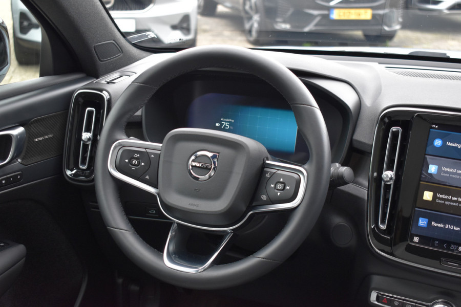Volvo C40 Recharge Twin Ultimate 82 kWh 408 PK Woolblend | ACC | Pano Dak | Trekhaak | Stoel Stuur verwarming |360 Camera | 19 inch