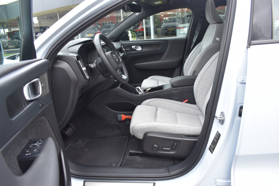 Volvo C40 Recharge Twin Ultimate 82 kWh 408 PK Woolblend | ACC | Pano Dak | Trekhaak | Stoel Stuur verwarming |360 Camera | 19 inch