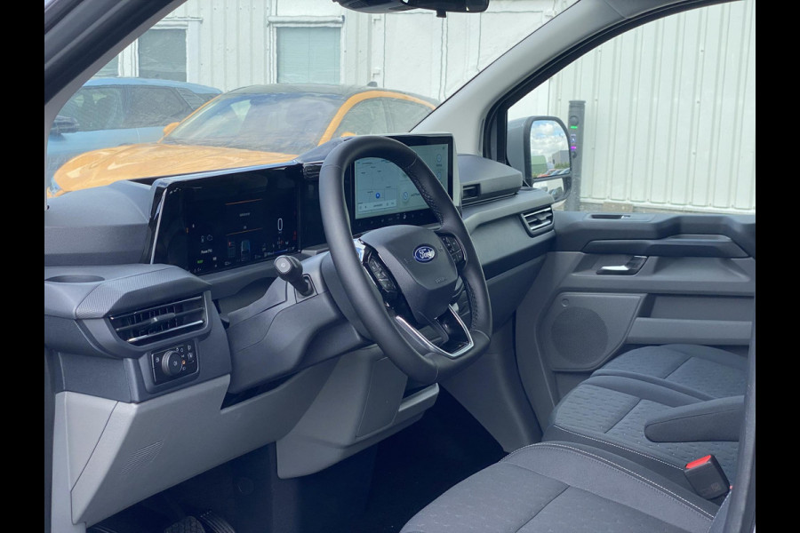 Ford Transit Custom 340 2.5 PHEV L2H1 Limited 233pk Zuid |  Kombi | Incl. BTW/BPM | Dubbele zijschuifdeur | Privacy Glass | Inklapbare trekhaak | 17 inch lichtmetalen velgen | Driver Assistance Pack Premium | Verwarmbaar stuurwiel