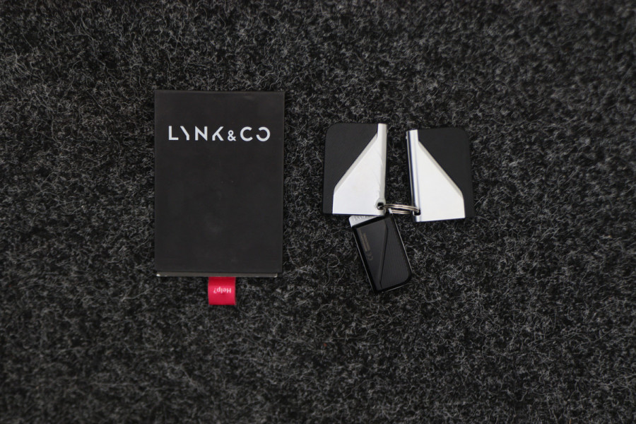 Lynk & Co 01 1.5 Plug-in Hybrid Automaat Two-Tone, 360° Camera, Panoramadak, ACC, Keyless, Navigatie, PDC, LED, 20''