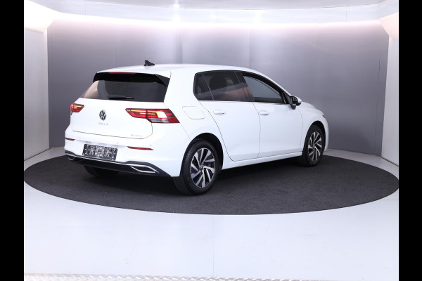 Volkswagen Golf 1.4 eHybrid Style 204 pk Automaat (DSG) | Navigatie | Parkeersensoren | Adaptieve cruise control | Stoelverwarming |
