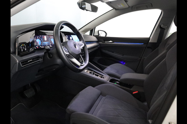 Volkswagen Golf 1.4 eHybrid Style 204 pk Automaat (DSG) | Navigatie | Parkeersensoren | Adaptieve cruise control | Stoelverwarming |