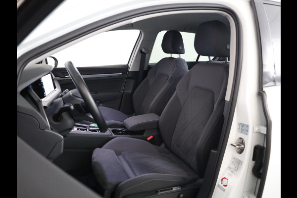 Volkswagen Golf 1.4 eHybrid Style 204 pk Automaat (DSG) | Navigatie | Parkeersensoren | Adaptieve cruise control | Stoelverwarming |