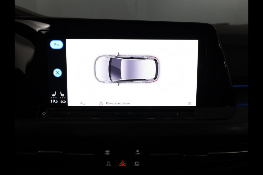 Volkswagen Golf 1.4 eHybrid Style 204 pk Automaat (DSG) | Navigatie | Parkeersensoren | Adaptieve cruise control | Stoelverwarming |