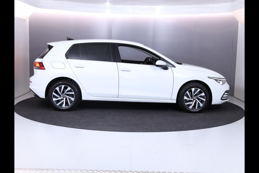 Volkswagen Golf 1.4 eHybrid Style 204 pk Automaat (DSG) | Navigatie | Parkeersensoren | Adaptieve cruise control | Stoelverwarming |