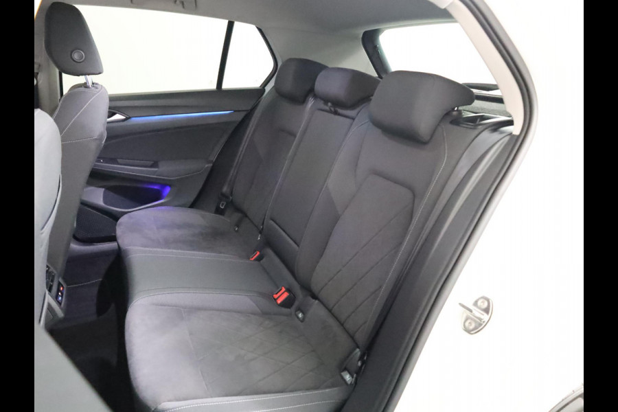 Volkswagen Golf 1.4 eHybrid Style 204 pk Automaat (DSG) | Navigatie | Parkeersensoren | Adaptieve cruise control | Stoelverwarming |