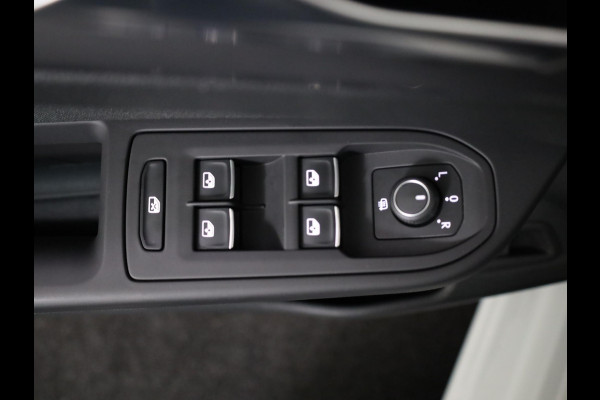 Volkswagen Golf 1.4 eHybrid Style 204 pk Automaat (DSG) | Navigatie | Parkeersensoren | Adaptieve cruise control | Stoelverwarming |