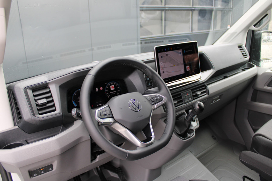 Volkswagen Crafter 35 2.0 TDI L4H3 Highline 177pk - Navi - Geveerde Stoelen - Adaptive Cruise - Blind Spot - Camera - Trekhaak - LM velgen - Rijkla