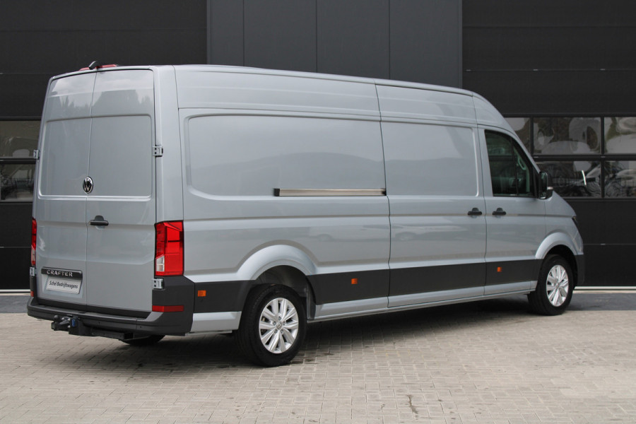 Volkswagen Crafter 35 2.0 TDI L4H3 Highline 177pk - Navi - Geveerde Stoelen - Adaptive Cruise - Blind Spot - Camera - Trekhaak - LM velgen - Rijkla