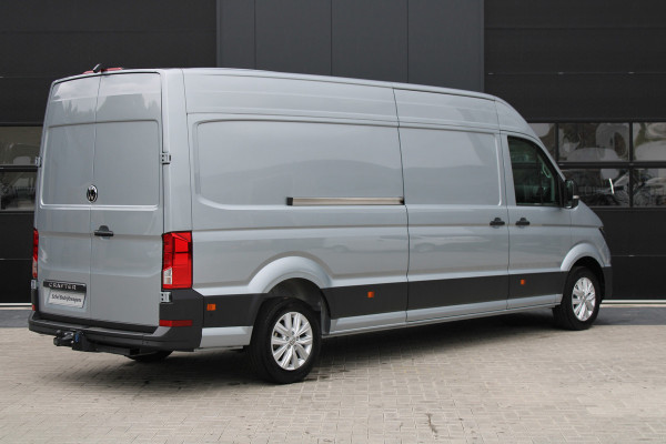 Volkswagen Crafter 35 2.0 TDI L4H3 Highline 177pk - Navi - Geveerde Stoelen - Adaptive Cruise - Blind Spot - Camera - Trekhaak - LM velgen - Rijkla