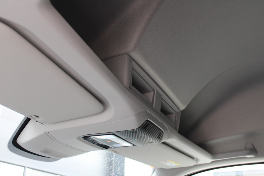 Volkswagen Crafter 35 2.0 TDI L4H3 Highline 177pk - Navi - Geveerde Stoelen - Adaptive Cruise - Blind Spot - Camera - Trekhaak - LM velgen - Rijkla