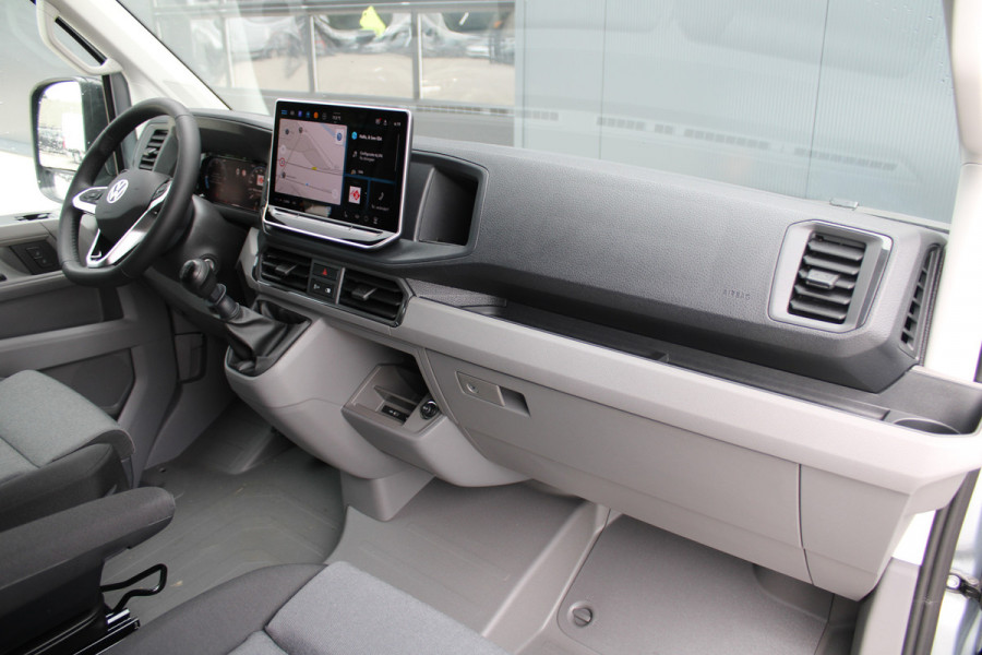 Volkswagen Crafter 35 2.0 TDI L4H3 Highline 177pk - Navi - Geveerde Stoelen - Adaptive Cruise - Blind Spot - Camera - Trekhaak - LM velgen - Rijkla