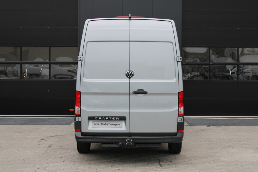 Volkswagen Crafter 35 2.0 TDI L4H3 Highline 177pk - Navi - Geveerde Stoelen - Adaptive Cruise - Blind Spot - Camera - Trekhaak - LM velgen - Rijkla