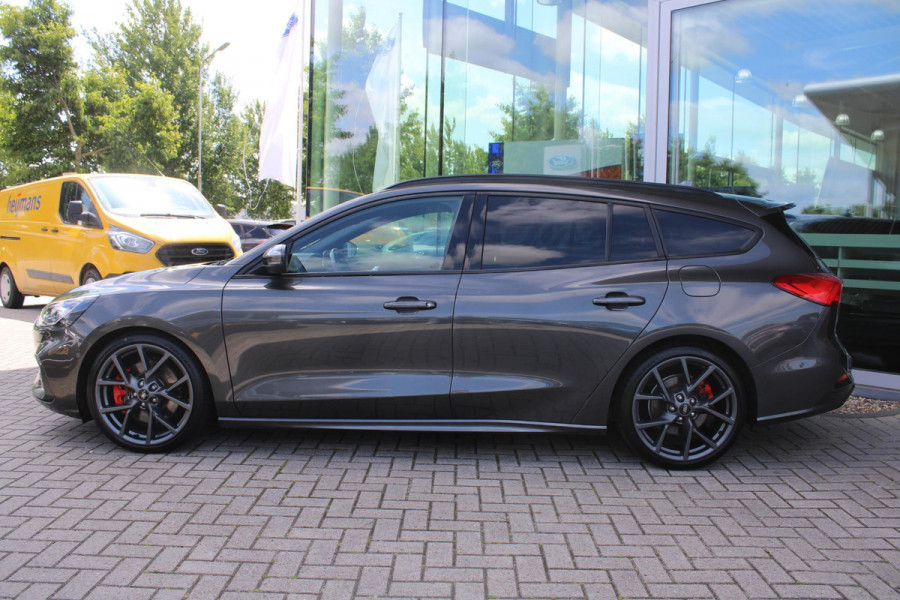 Ford FOCUS Wagon 2.0 EcoBlue ST 190pk diesel | Wegklapbare trekhaak | Adaptive cruise control | Winter Pack | Adaptive LED | Head up Display | Bang&Olufsen |  1.800 kg trekgewicht