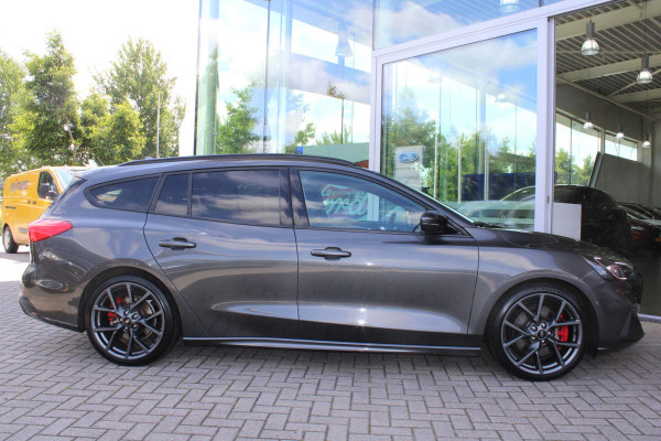 Ford FOCUS Wagon 2.0 EcoBlue ST 190pk diesel | Wegklapbare trekhaak | Adaptive cruise control | Winter Pack | Adaptive LED | Head up Display | Bang&Olufsen |  1.800 kg trekgewicht