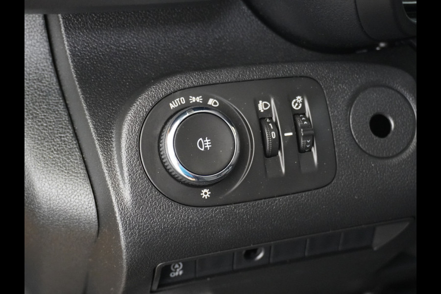 Opel Combo 1.5CDTI EURO6 9x Op voorraad! 3-Persoons Airco Cruise Control Bluetooth Elektr.ramen Elektr.spiegels+Verwarmd Centr.Vergr+ab. L1 Schuifdeur Betonplex vloer Lat om Lat betimmering super nette origineel Nederlands geleverde auto!