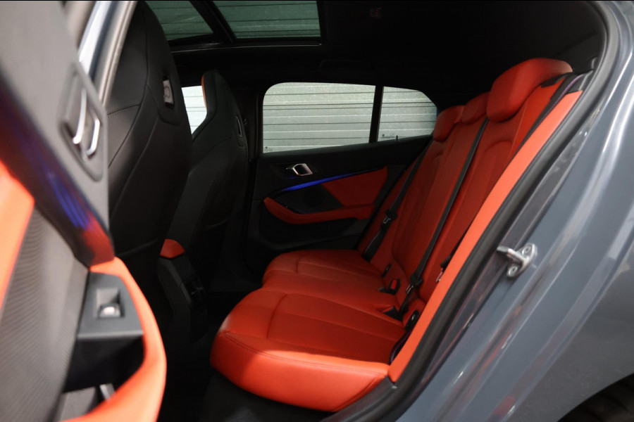 BMW 1-serie M135i xDrive M-PERFORMANCE/LED/VIRTUAL/SFEER/PANO/LEER+S.VERWARMING/LMV/CAM/CRUISE/ECC/12 MND GARANTIE!