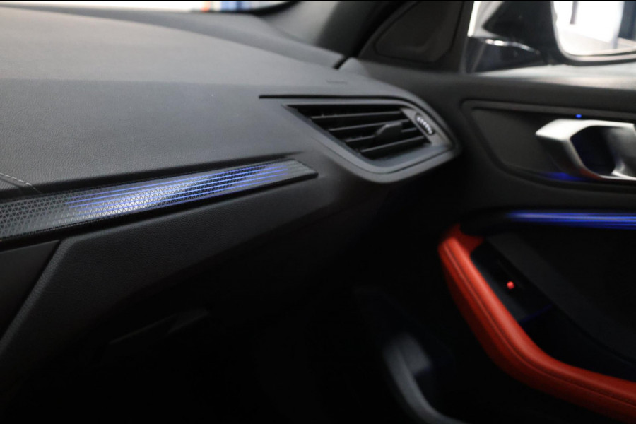 BMW 1-serie M135i xDrive M-PERFORMANCE/LED/VIRTUAL/SFEER/PANO/LEER+S.VERWARMING/LMV/CAM/CRUISE/ECC/12 MND GARANTIE!