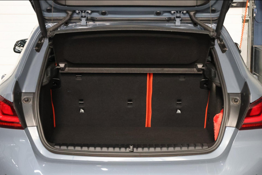 BMW 1-serie M135i xDrive M-PERFORMANCE/LED/VIRTUAL/SFEER/PANO/LEER+S.VERWARMING/LMV/CAM/CRUISE/ECC/12 MND GARANTIE!