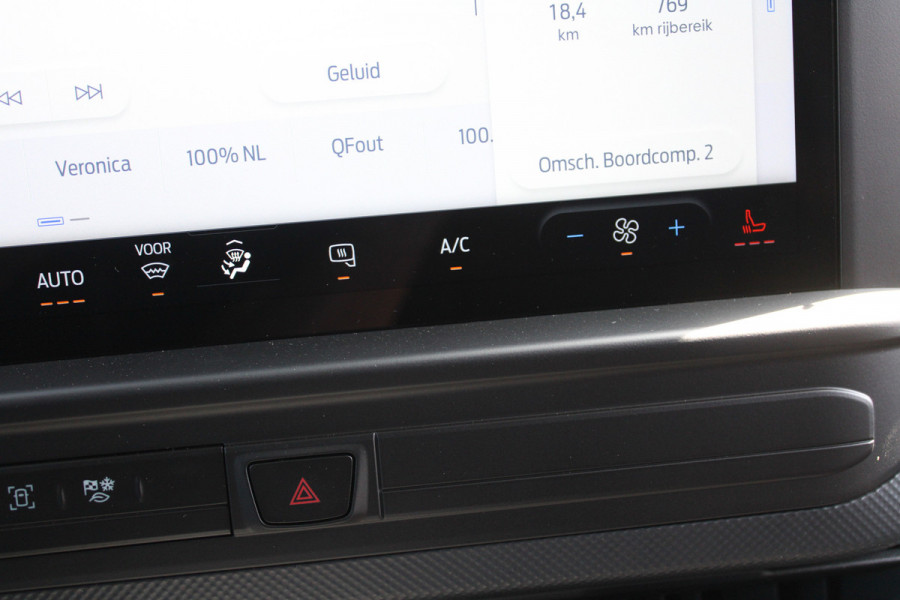 Ford Transit Custom 320 2.0 TDCI L2H1 Trend DC 136pk - Carplay - Android - Camera - Trekhaak - LED koplampen - Stoel + Stuurverwarming - Rijklaar