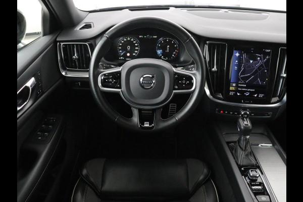 Volvo V60 2.0 T4 R-Design | Panoramadak | Stoelverwarming | Head-Up | Camera | Carplay | Half leder | Adaptive cruise | Navigatie | Memory | Full LED