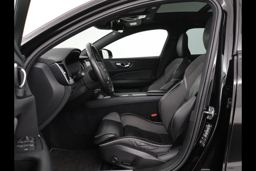 Volvo V60 2.0 T4 R-Design | Panoramadak | Stoelverwarming | Head-Up | Camera | Carplay | Half leder | Adaptive cruise | Navigatie | Memory | Full LED