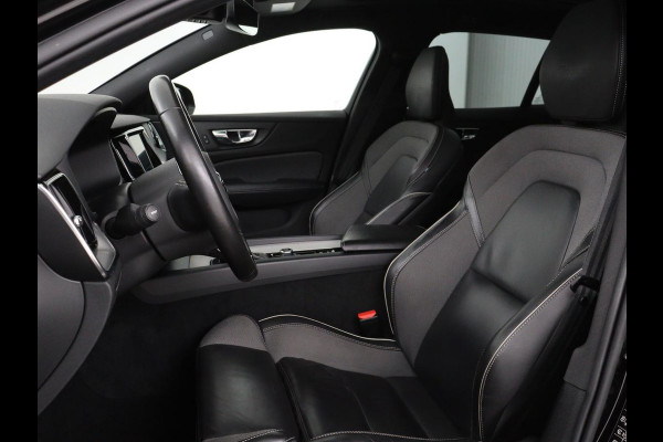 Volvo V60 2.0 T4 R-Design | Panoramadak | Stoelverwarming | Head-Up | Camera | Carplay | Half leder | Adaptive cruise | Navigatie | Memory | Full LED