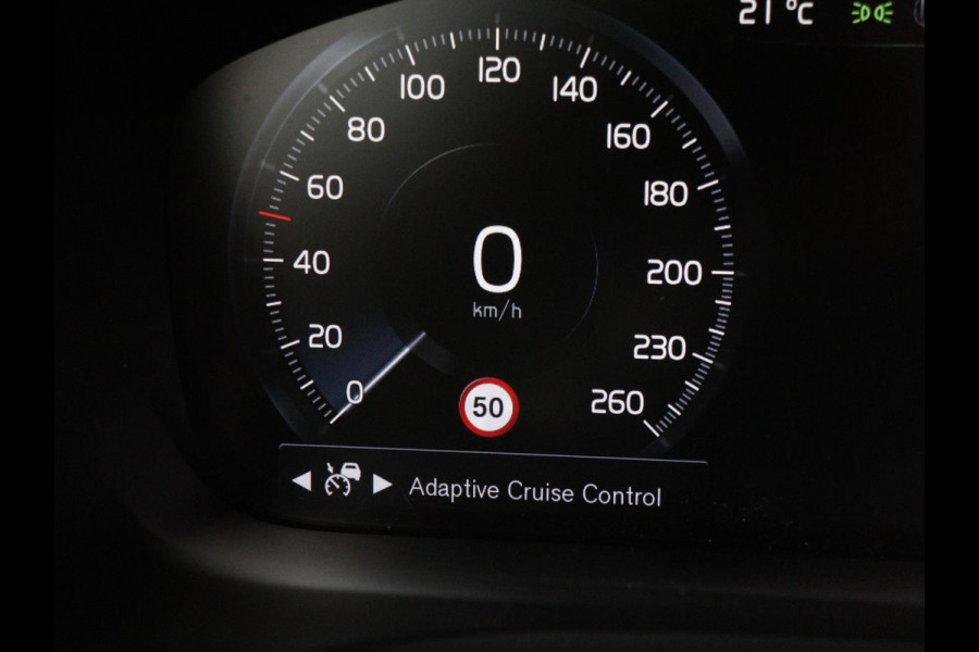 Volvo V60 2.0 T4 R-Design | Panoramadak | Stoelverwarming | Head-Up | Camera | Carplay | Half leder | Adaptive cruise | Navigatie | Memory | Full LED
