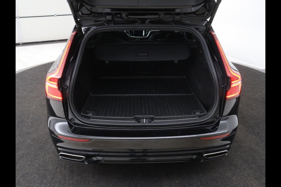 Volvo V60 2.0 T4 R-Design | Panoramadak | Stoelverwarming | Head-Up | Camera | Carplay | Half leder | Adaptive cruise | Navigatie | Memory | Full LED