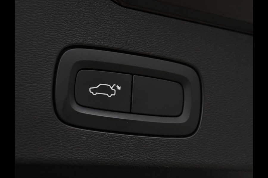 Volvo V60 2.0 T4 R-Design | Panoramadak | Stoelverwarming | Head-Up | Camera | Carplay | Half leder | Adaptive cruise | Navigatie | Memory | Full LED