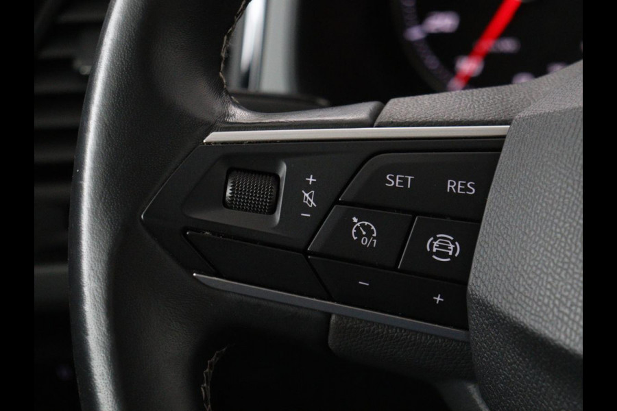 Seat Ateca 1.0 TSI Reference | Carplay | Full LED | Climate control | Parkeerhulp | Cruise control | DAB | Bluetooth