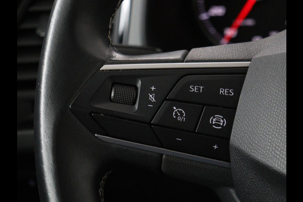 Seat Ateca 1.0 TSI Reference | Carplay | Full LED | Climate control | Parkeerhulp | Cruise control | DAB | Bluetooth
