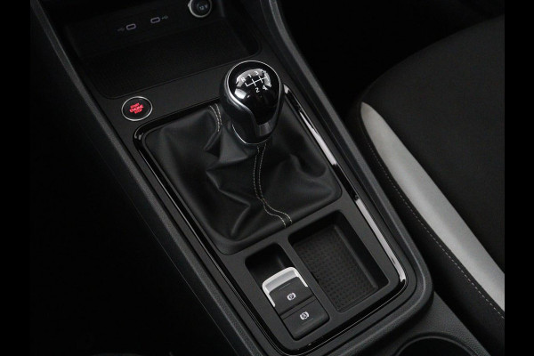 Seat Ateca 1.0 TSI Reference | Carplay | Full LED | Climate control | Parkeerhulp | Cruise control | DAB | Bluetooth