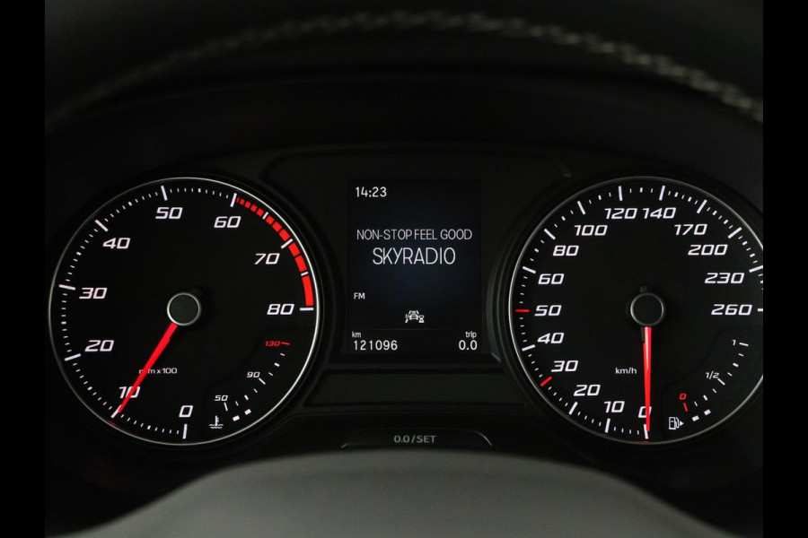 Seat Ateca 1.0 TSI Reference | Carplay | Full LED | Climate control | Parkeerhulp | Cruise control | DAB | Bluetooth
