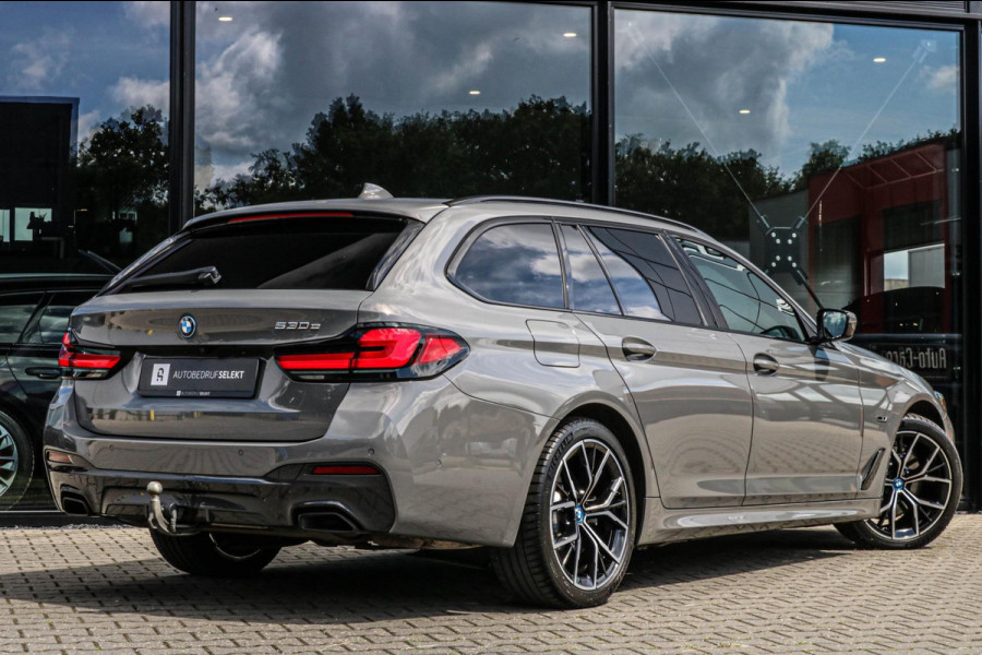 BMW 5 Serie Touring 530e M-SPORT - PANO - TREKHAAK - LASER - HARMAN - VOL!!!