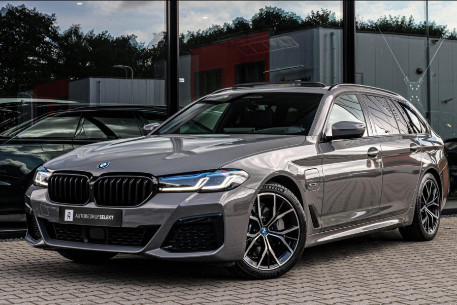 BMW 5 Serie Touring 530e M-SPORT - PANO - TREKHAAK - LASER - HARMAN - VOL!!!