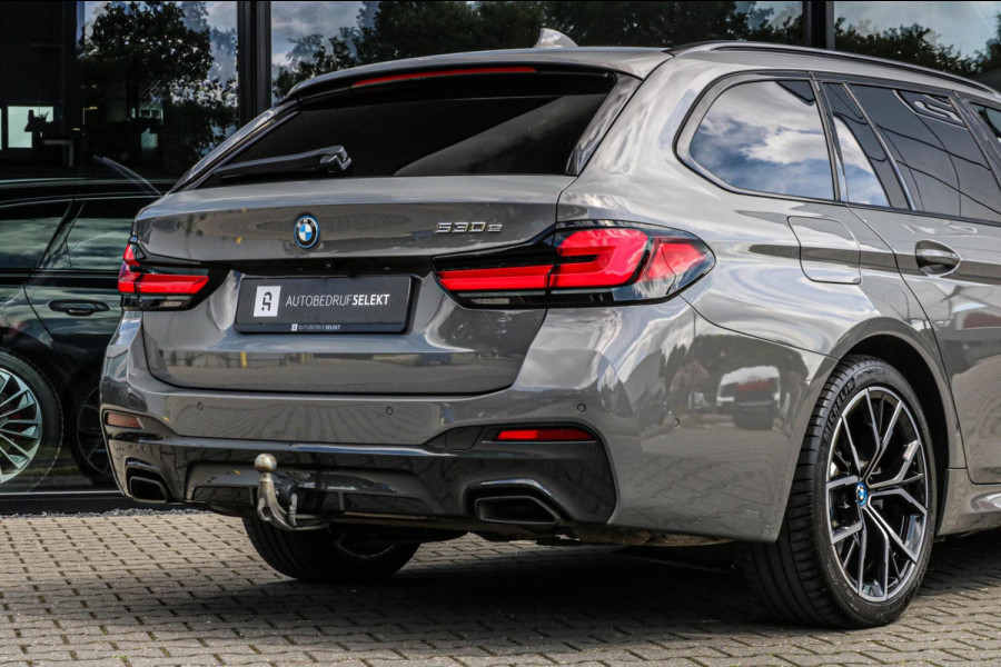BMW 5 Serie Touring 530e M-SPORT - PANO - TREKHAAK - LASER - HARMAN - VOL!!!