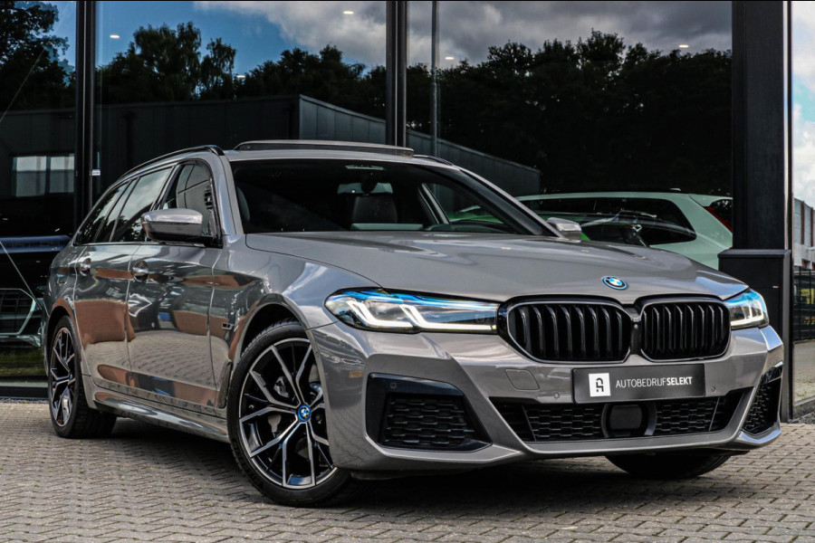BMW 5 Serie Touring 530e M-SPORT - PANO - TREKHAAK - LASER - HARMAN - VOL!!!
