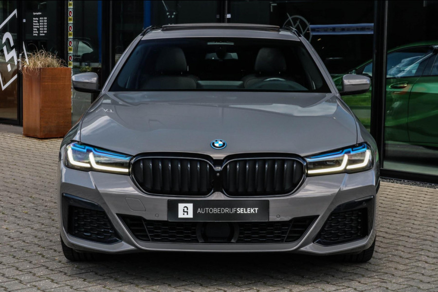 BMW 5 Serie Touring 530e M-SPORT - PANO - TREKHAAK - LASER - HARMAN - VOL!!!
