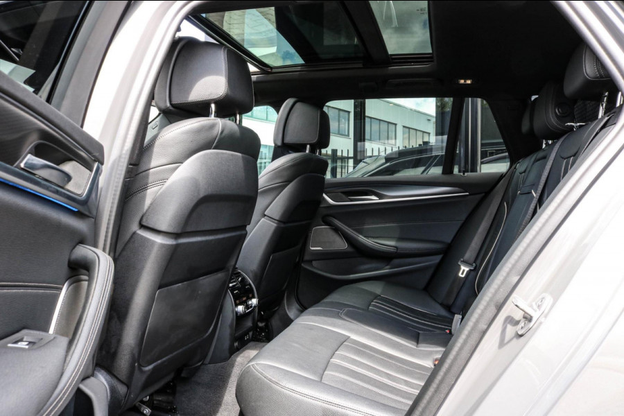BMW 5 Serie Touring 530e M-SPORT - PANO - TREKHAAK - LASER - HARMAN - VOL!!!