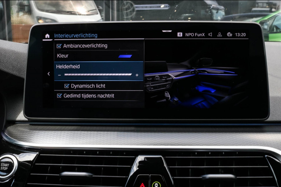 BMW 5 Serie Touring 530e M-SPORT - PANO - TREKHAAK - LASER - HARMAN - VOL!!!